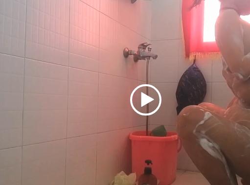 Clip sex cha con trong phòng tắm quan hệ